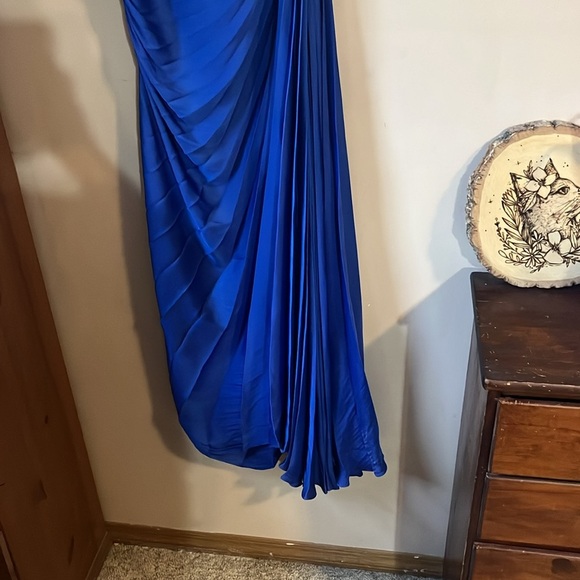 NWT House of Harlow Royal Blue One-Shoulder O-Ring Pleated Gown Large - Picture 10 of 12